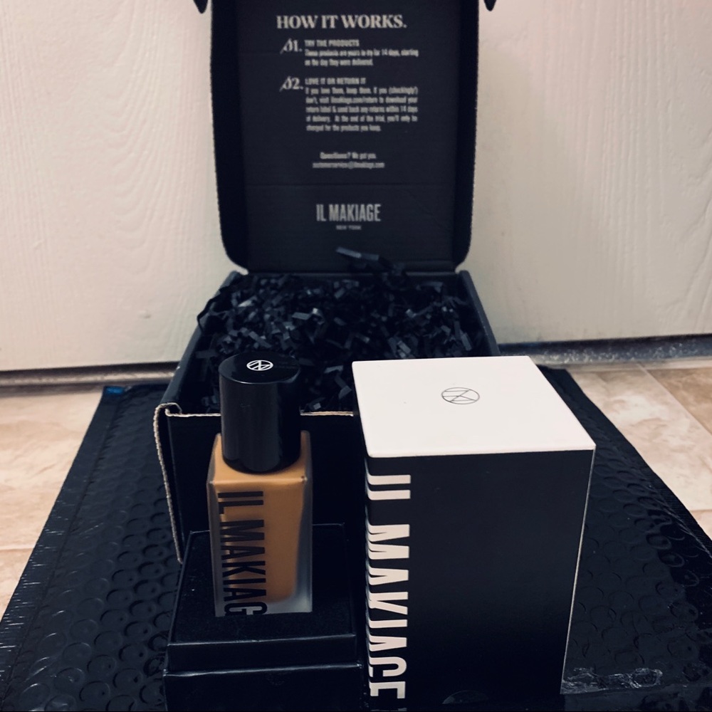 IL Makiage Woke Up Like This Foundation 195